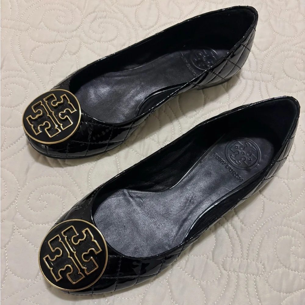 Tory Burch Quinn Black Patent Leather Quilted Ballet Flat Black Gold Logo Size 5